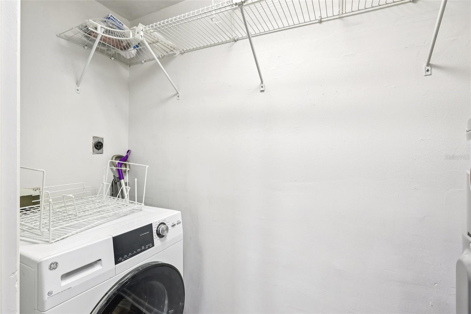 CROWN OAKS - Residential