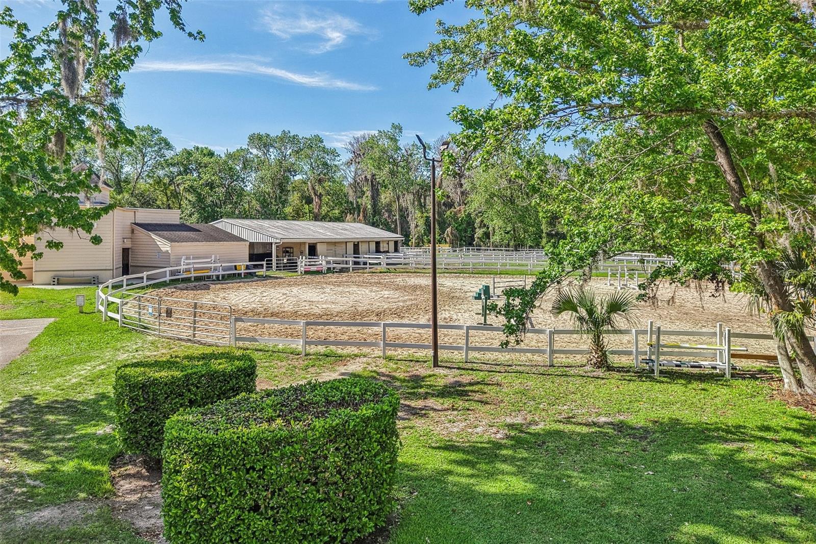 CROWN OAKS - Residential