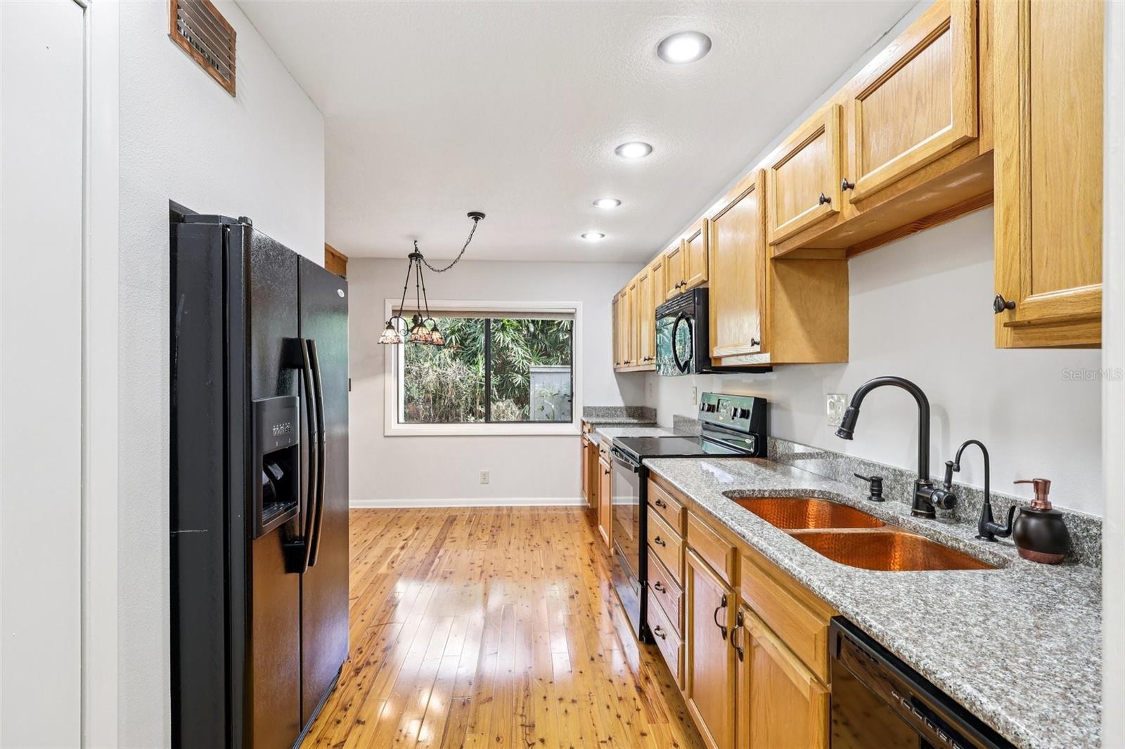 CROWN OAKS - Residential