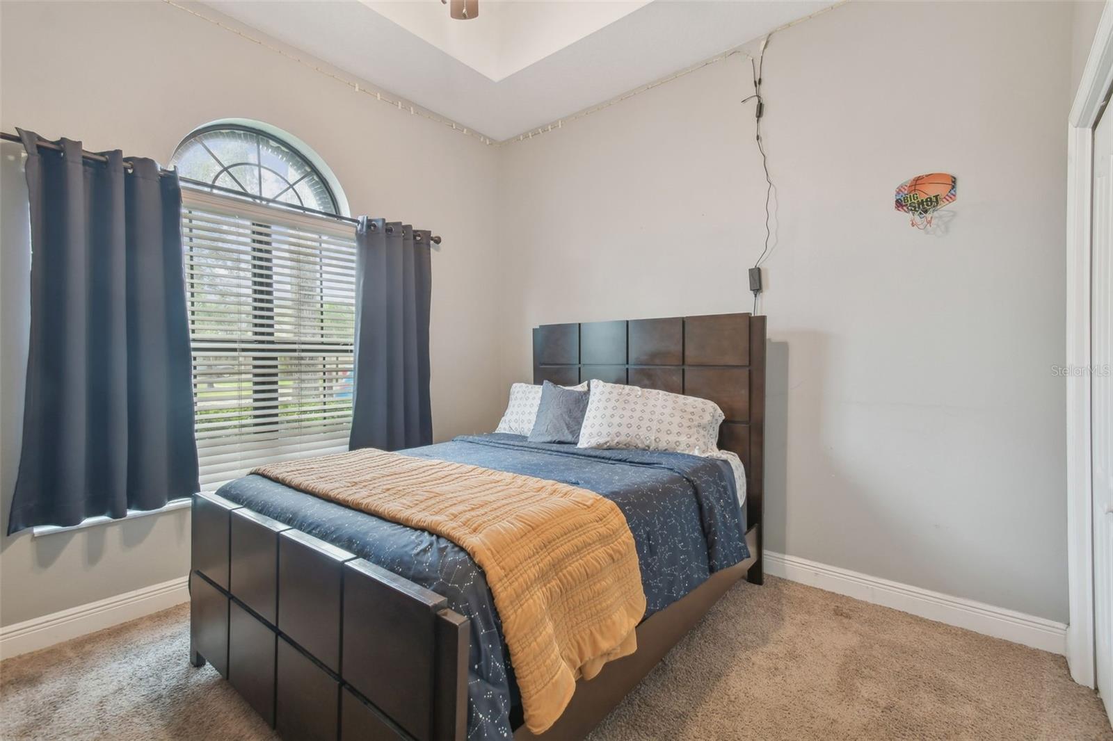 5324 MOON SHELL DRIVE