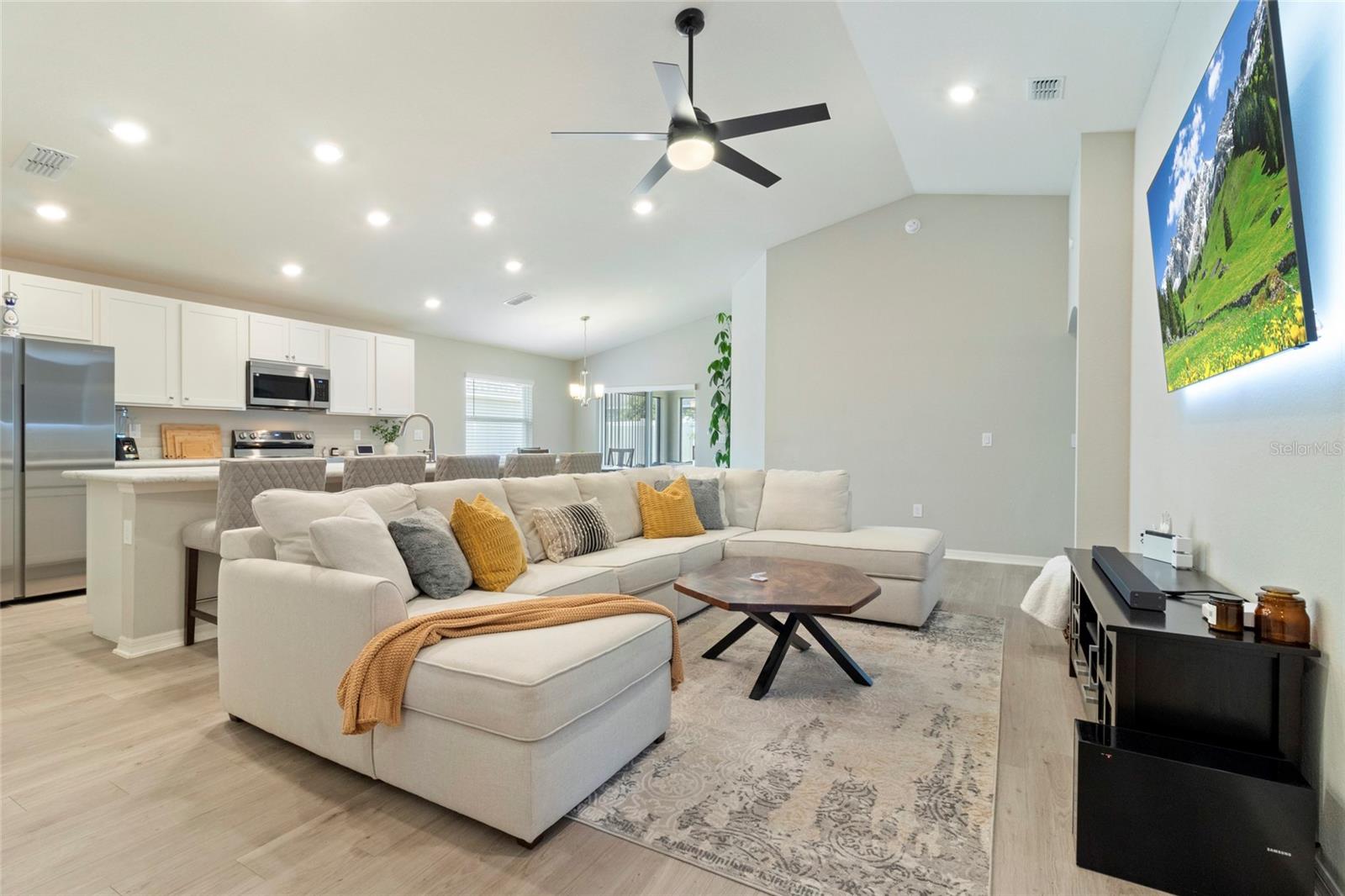 ENCLAVE AT LAKE MYRTLE - Residential Lease