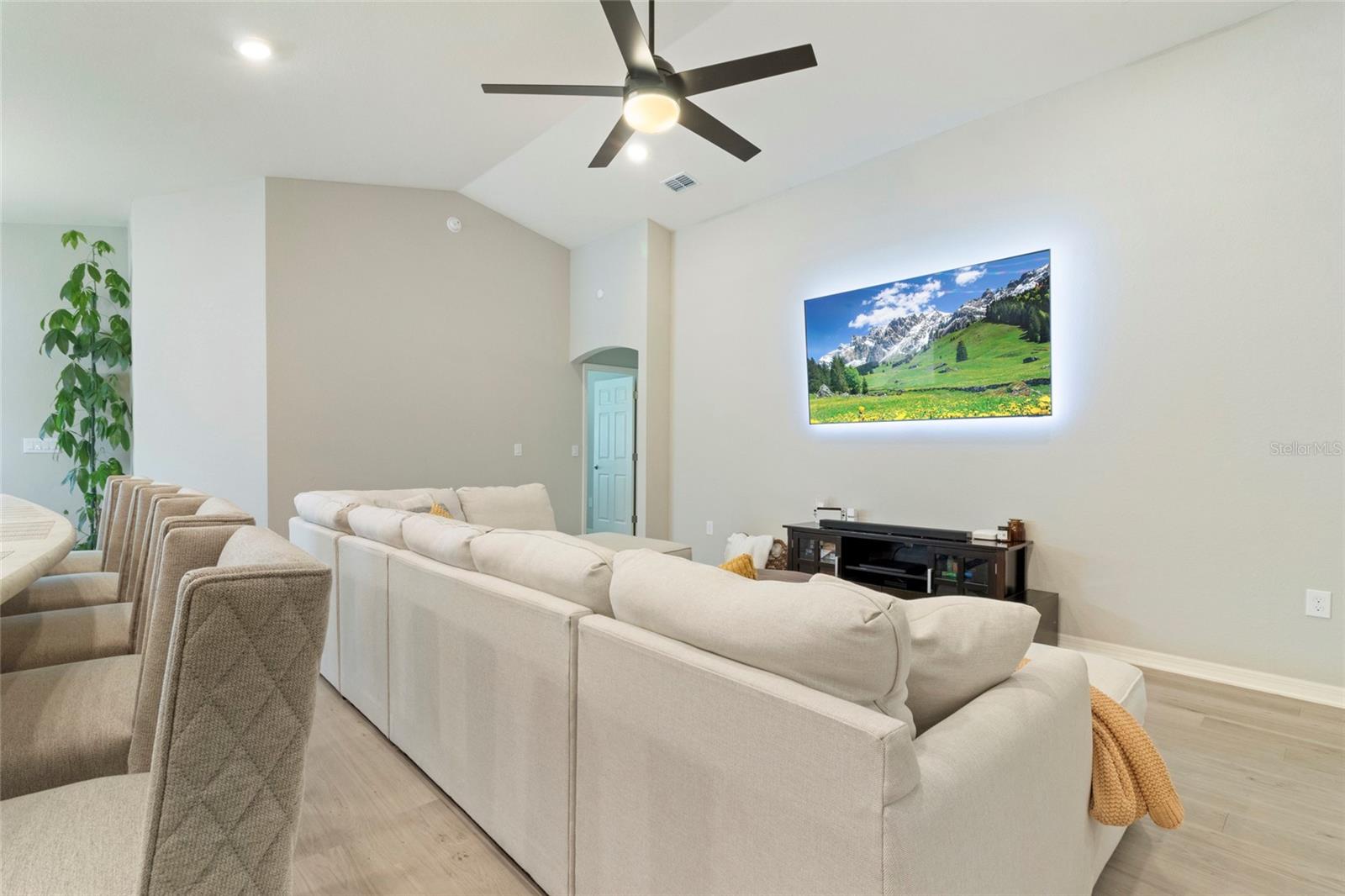 ENCLAVE AT LAKE MYRTLE - Residential Lease