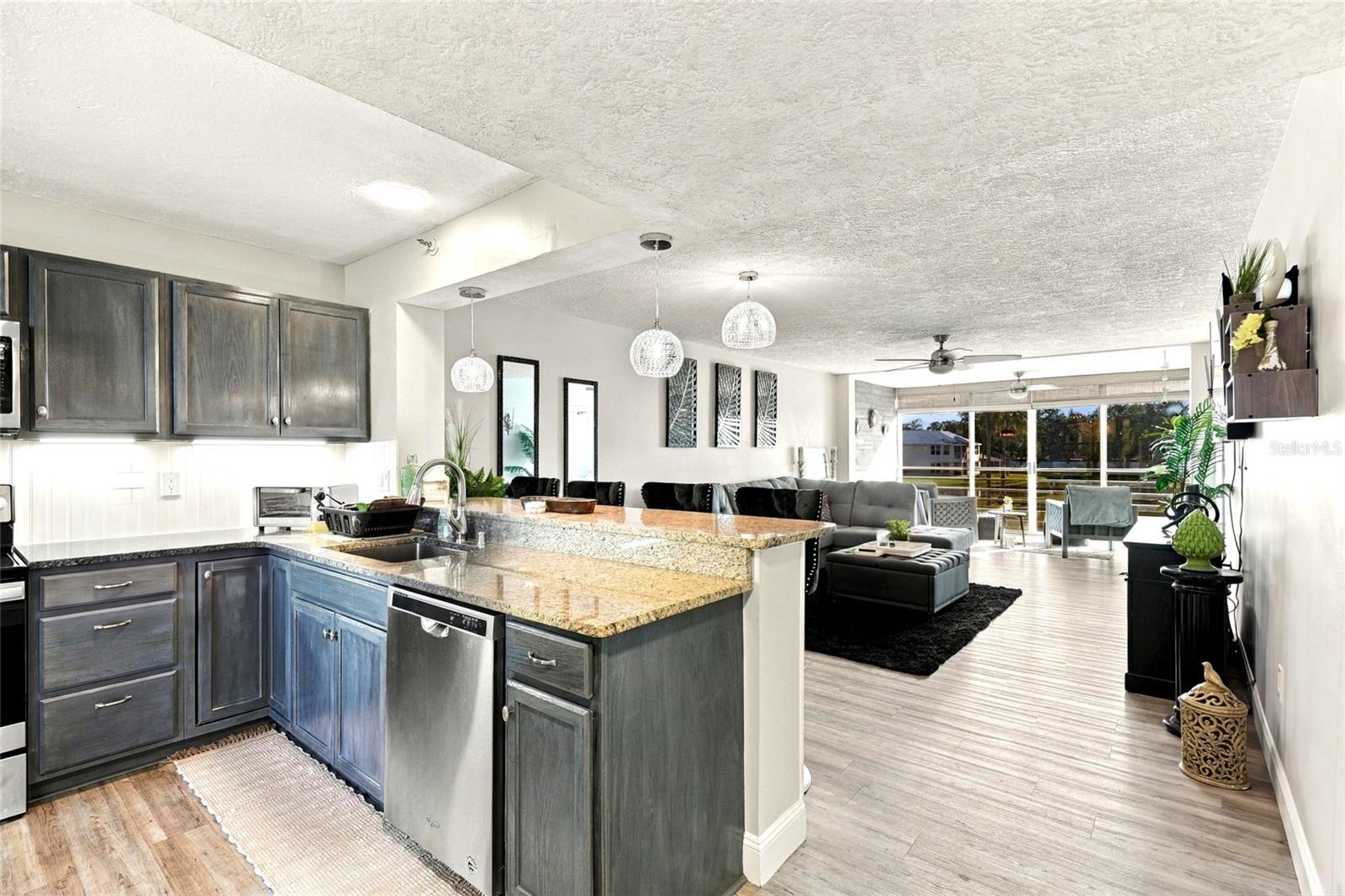 4530 PINEBROOK CIRCLE 206, BRADENTON, FL, 34209 3 4530 PINEBROOK CIRCLE 206