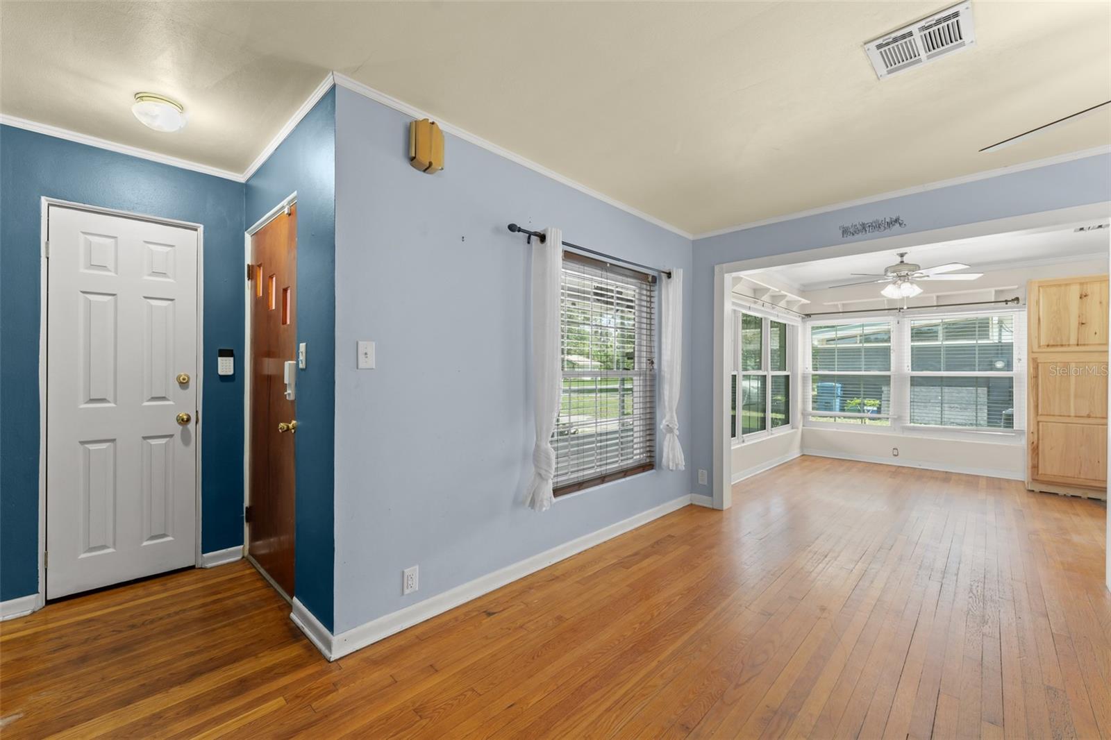 2538 MEADOWVIEW LANE
