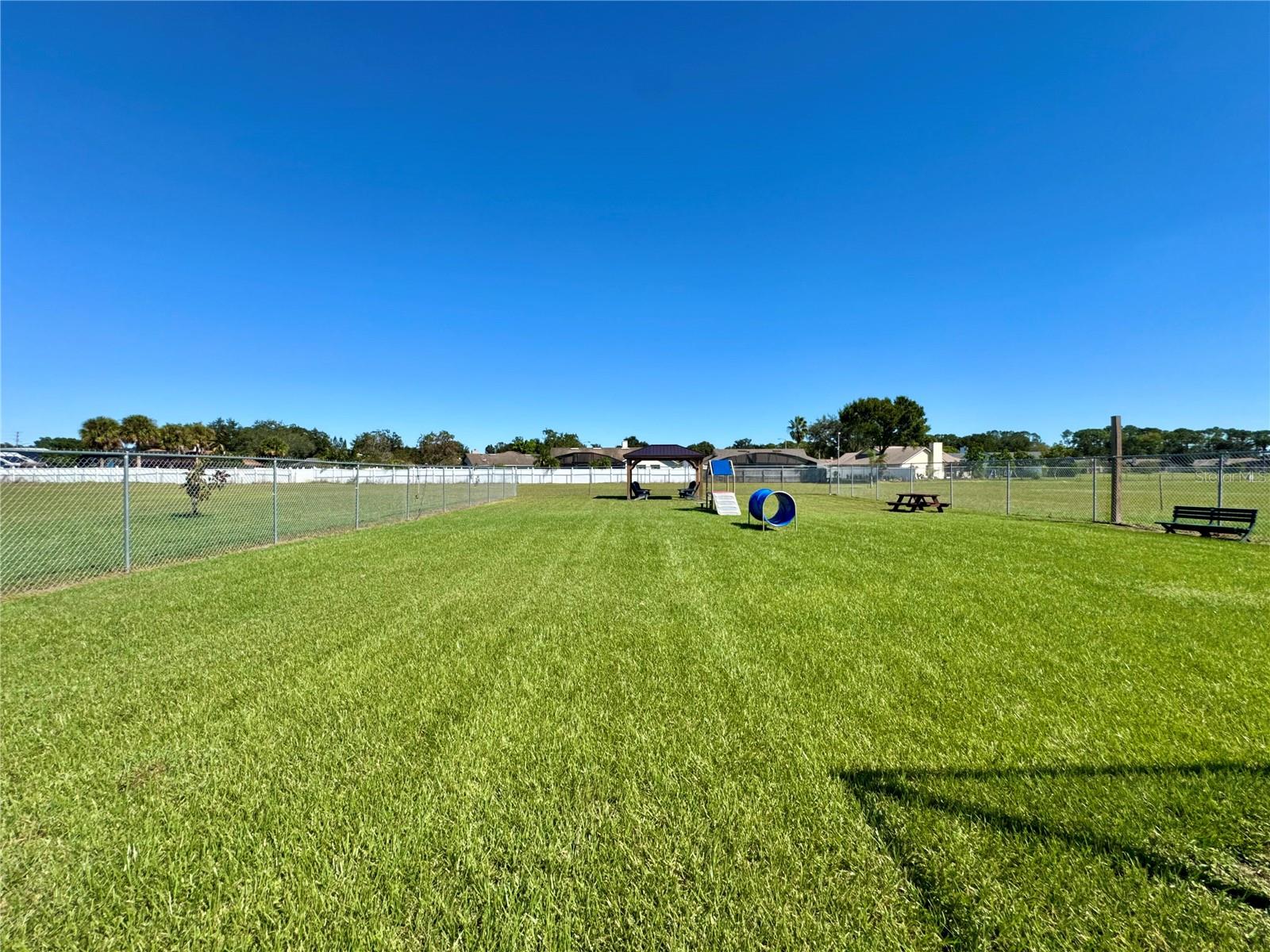 WHISPER LAKES - Residential