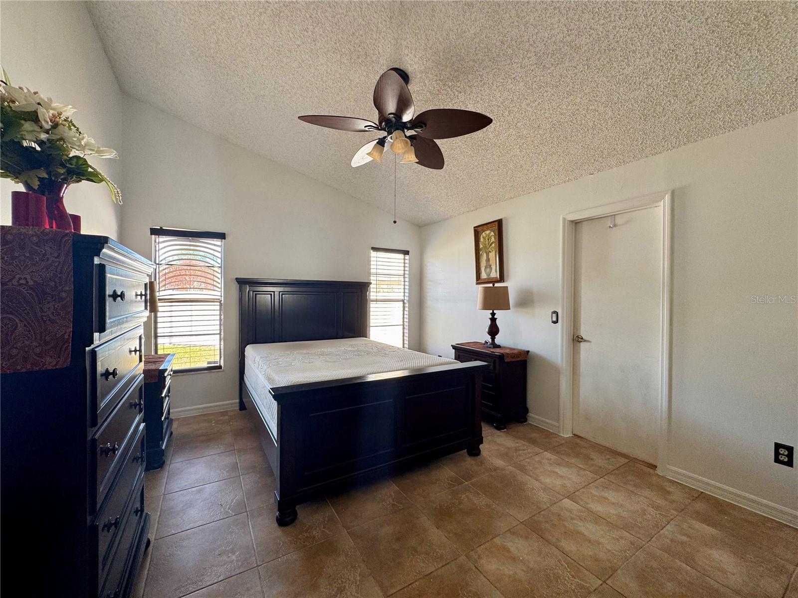 WHISPER LAKES - Residential