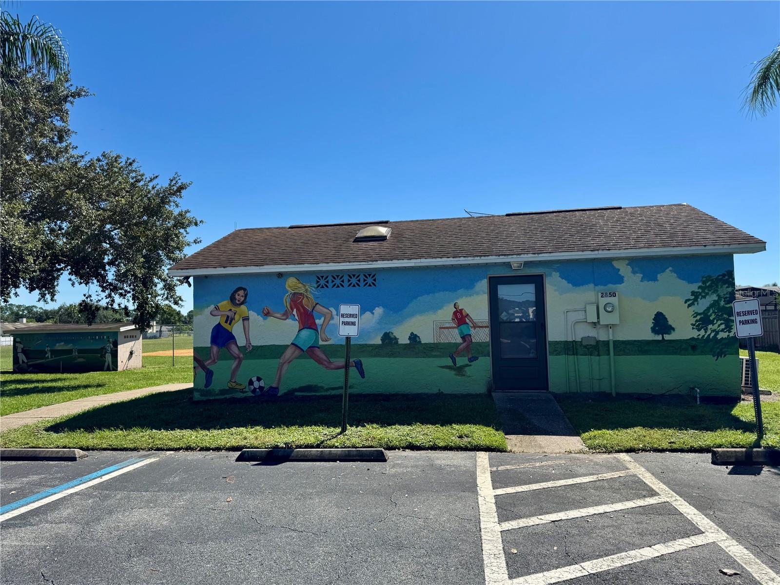 WHISPER LAKES - Residential