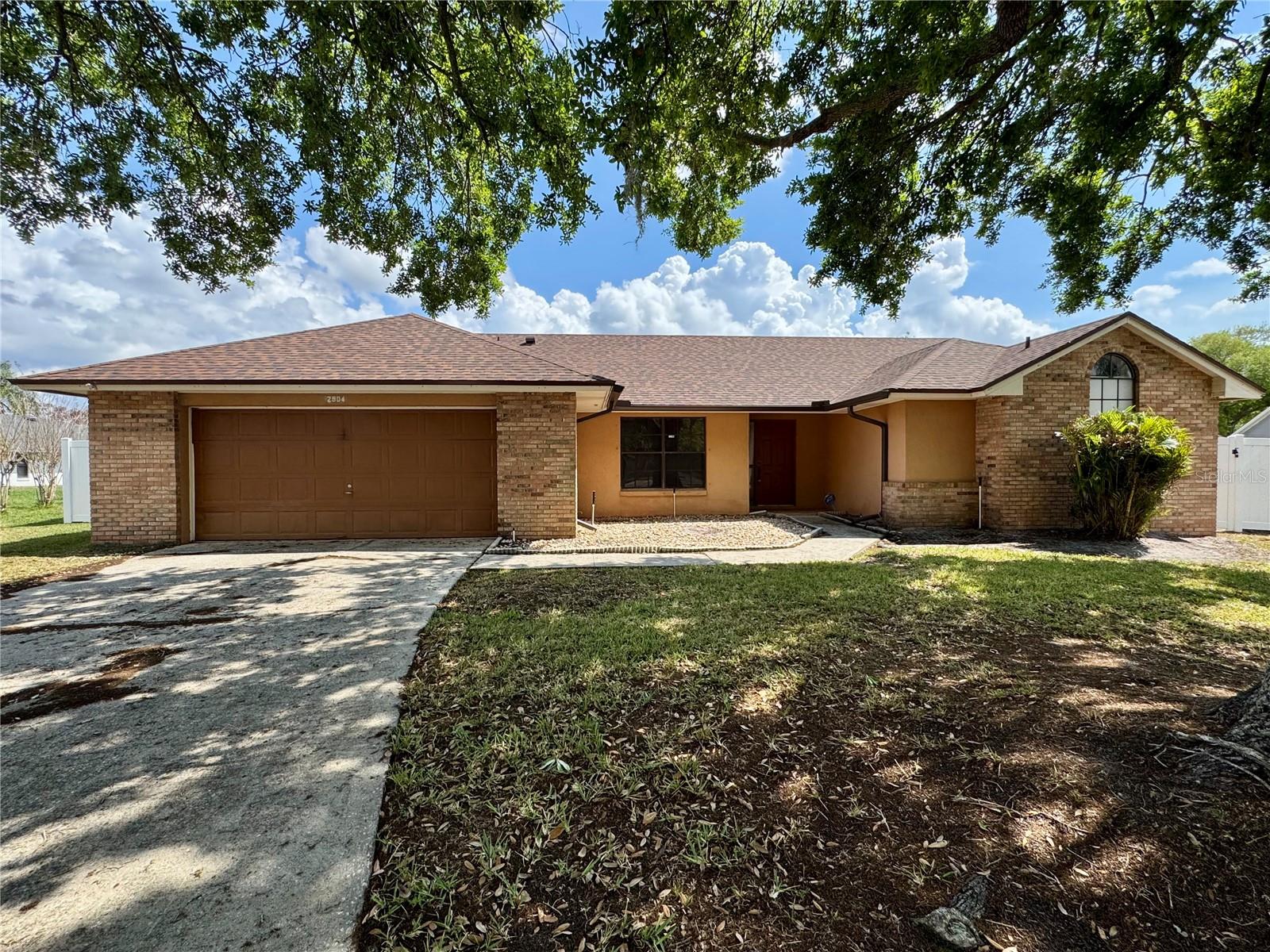 WHISPER LAKES - Residential