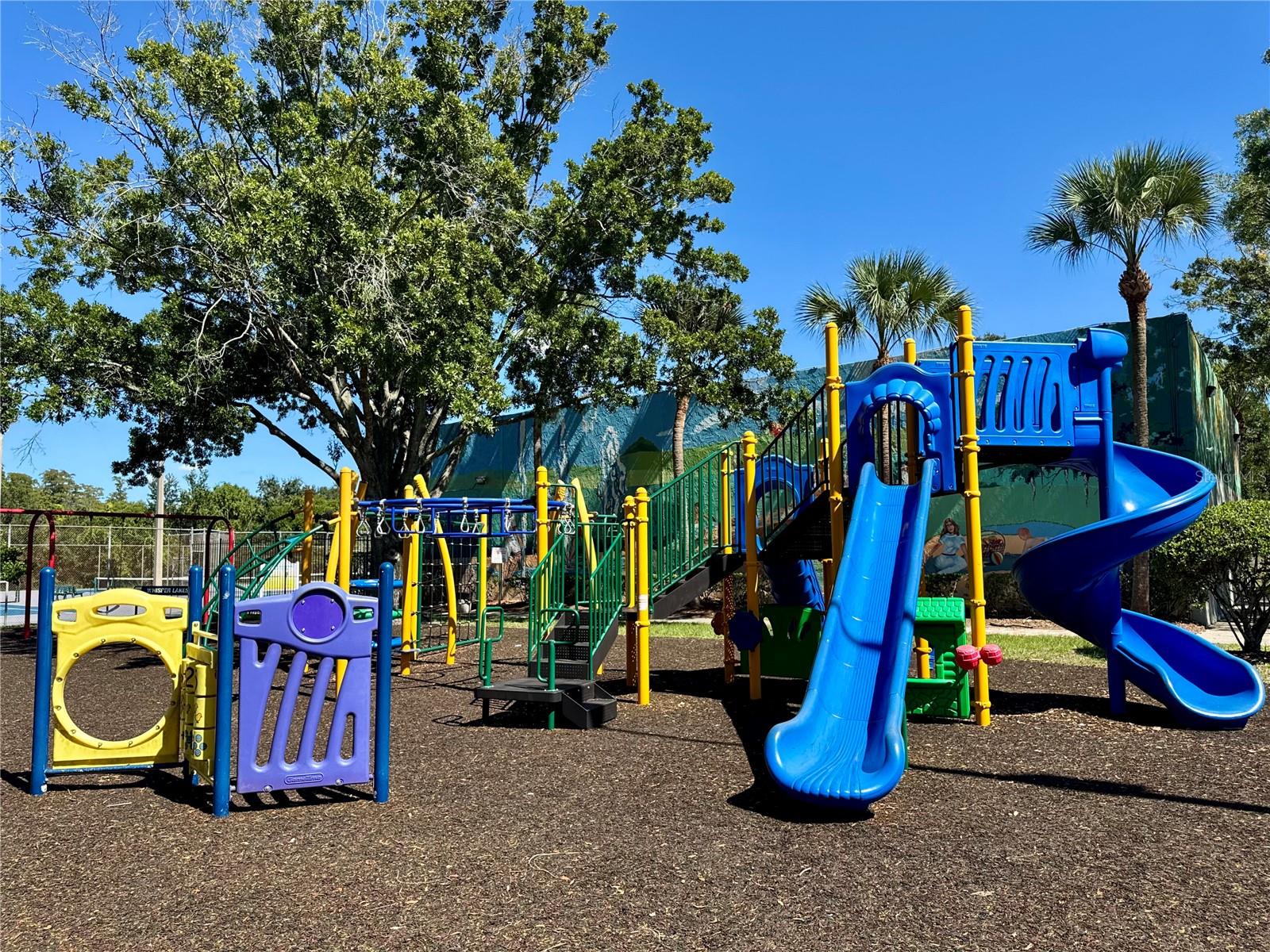 WHISPER LAKES - Residential