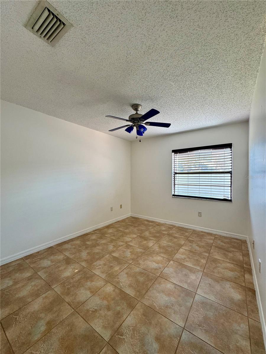 WHISPER LAKES - Residential