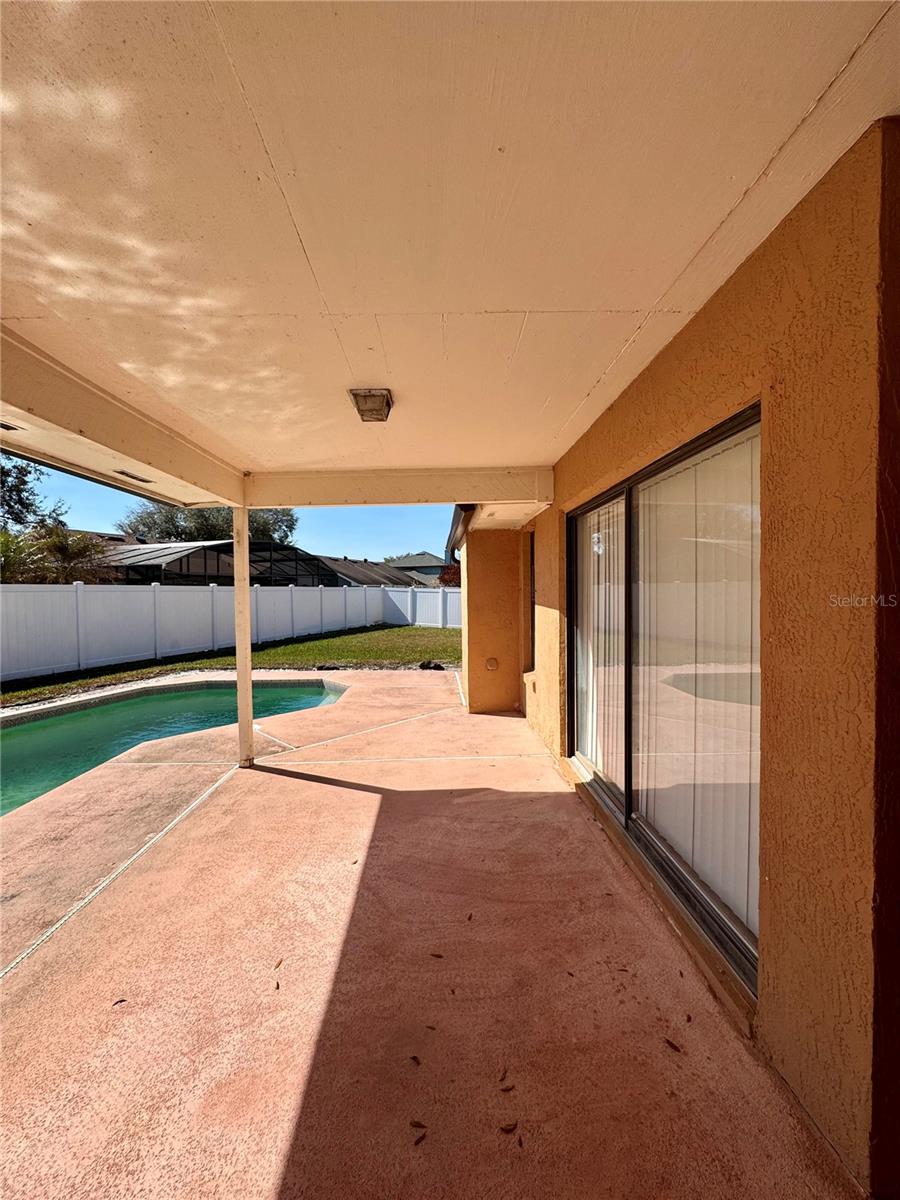 WHISPER LAKES - Residential