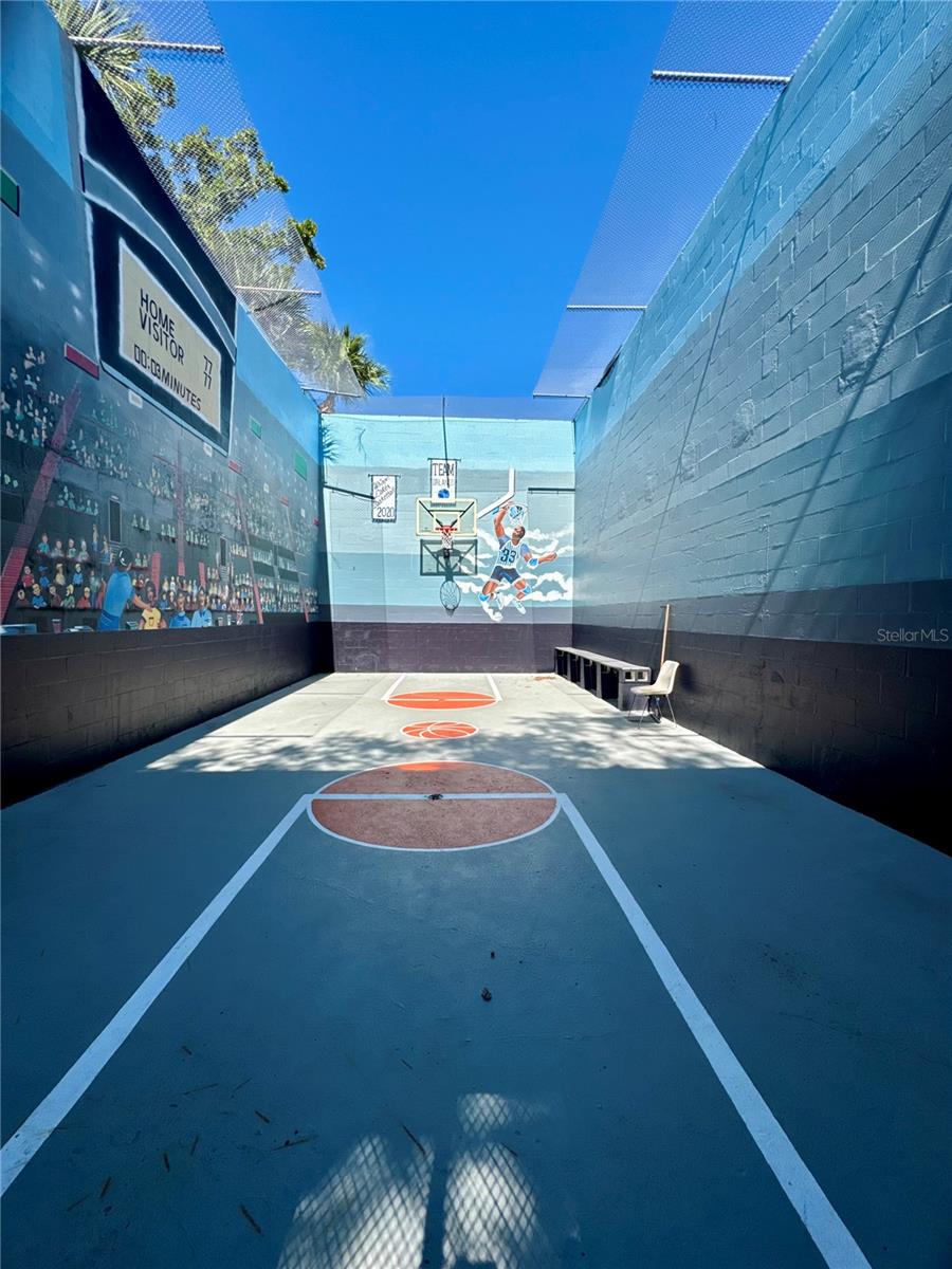 WHISPER LAKES - Residential