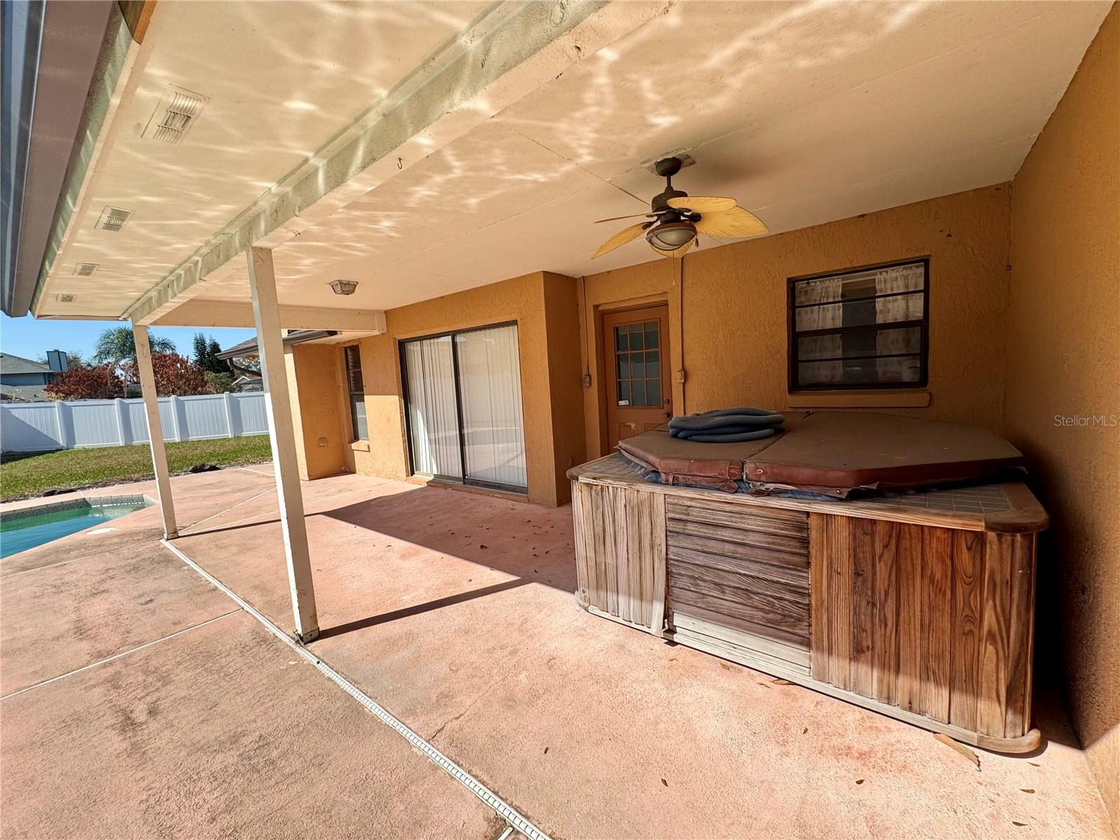 WHISPER LAKES - Residential