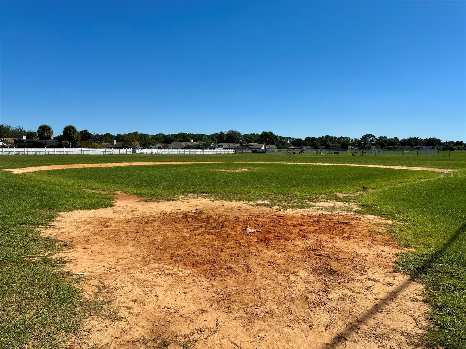 WHISPER LAKES - Residential