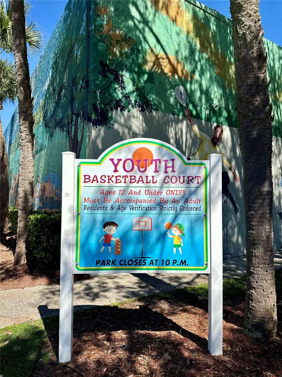 WHISPER LAKES - Residential