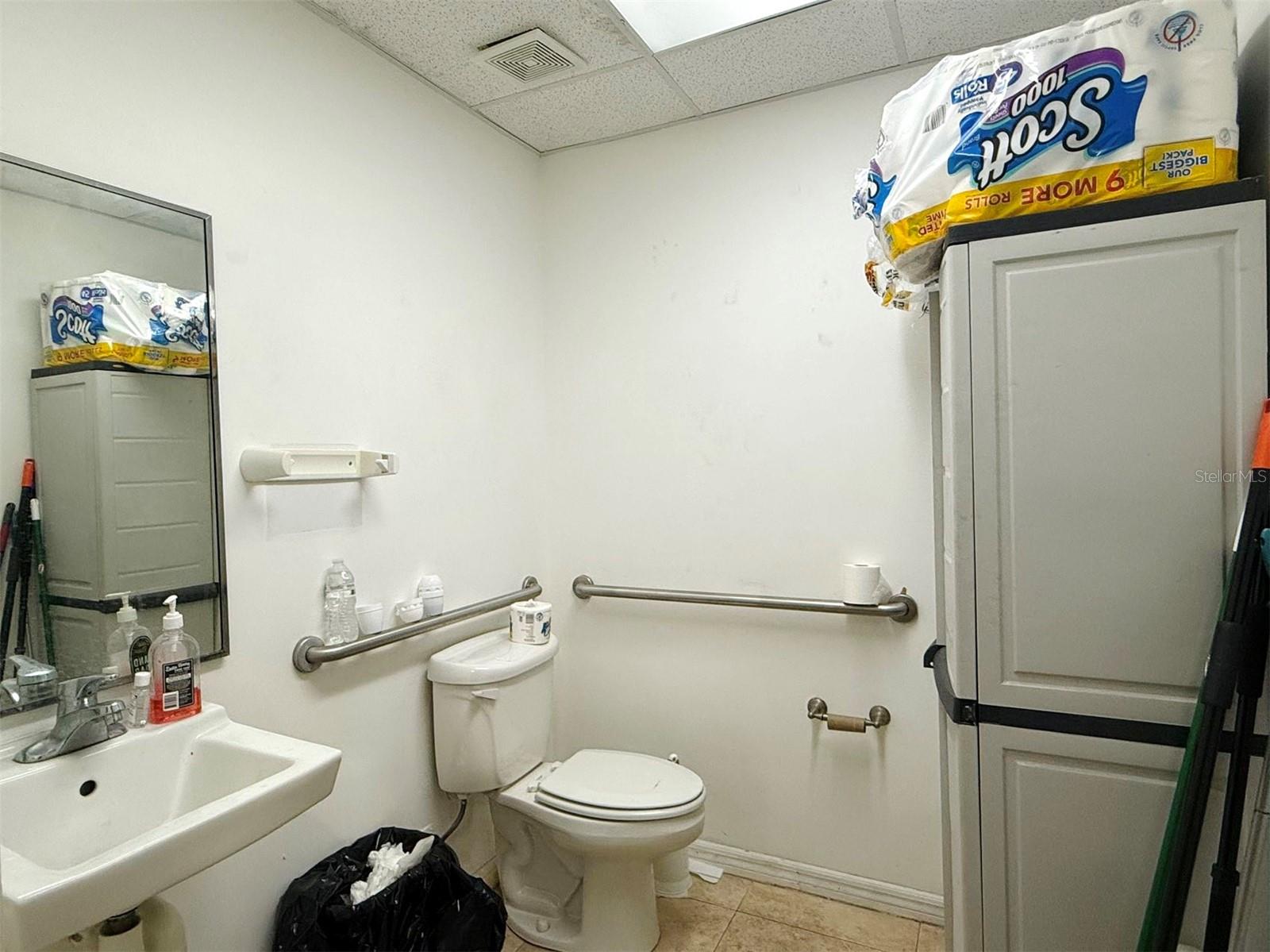 INVESTGROUP SERVICE CENTER CONDO - Commercial Sale