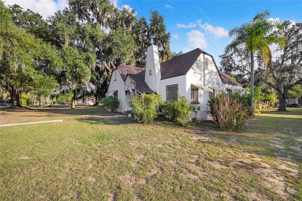 Photo of 201 E Palmetto Street, Davenport, FL 33837 (MLS # P4937111)