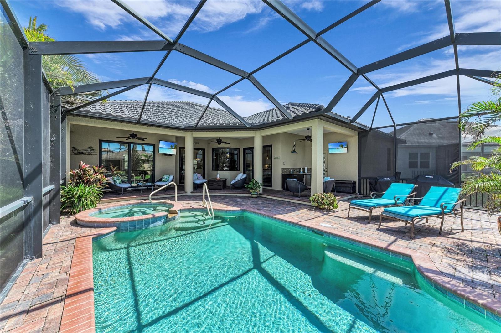 LEGENDS BAY - Residential