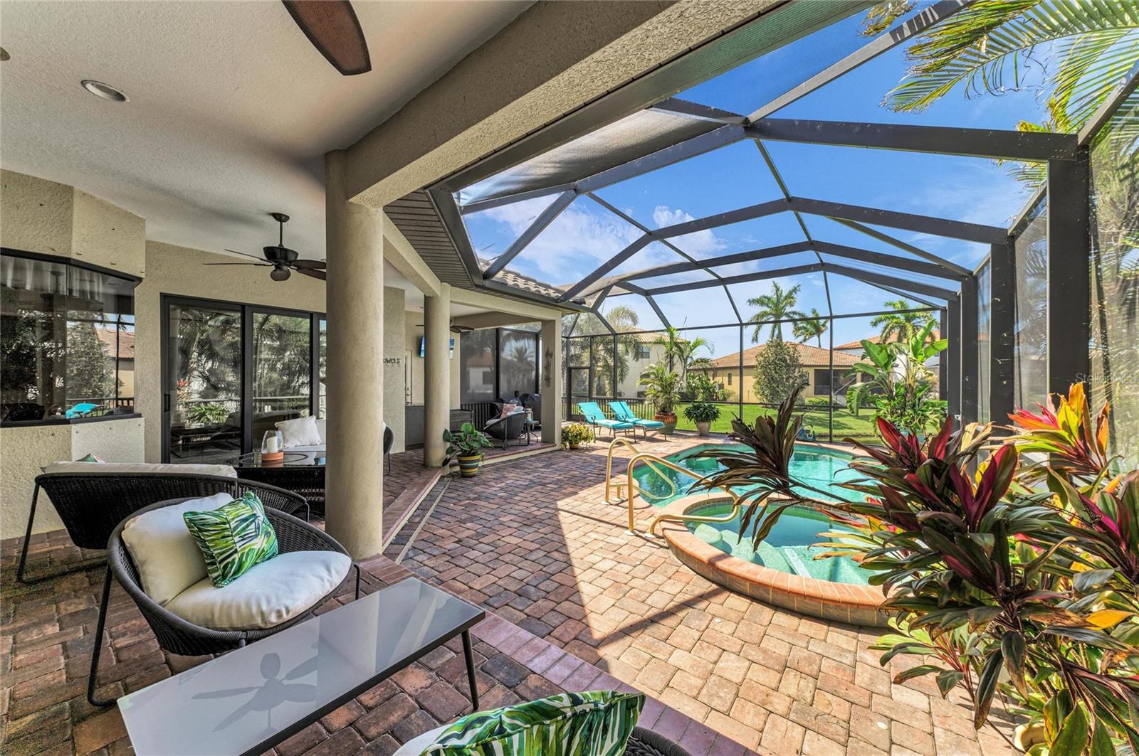 LEGENDS BAY - Residential