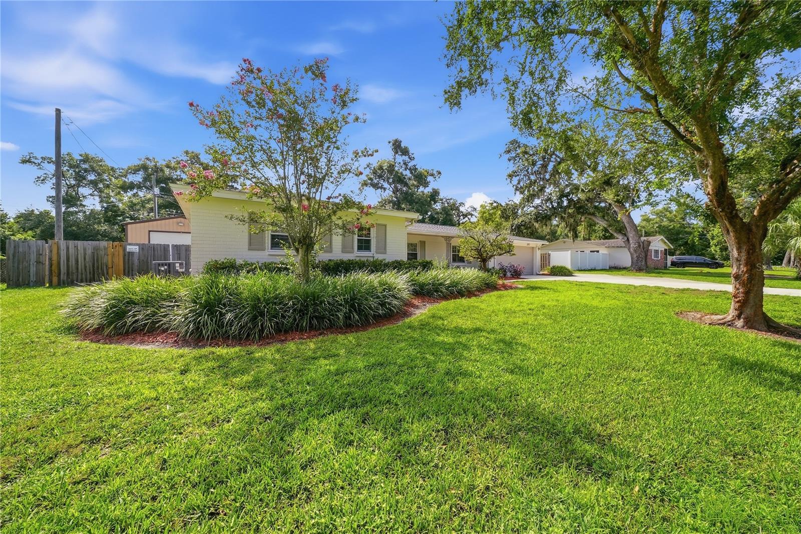 2103 RAMBLEWOOD LANE