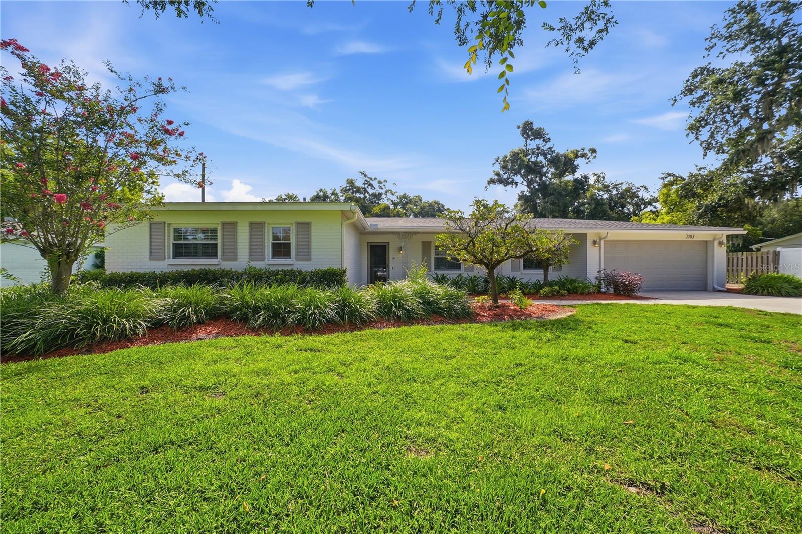 2103 RAMBLEWOOD LANE