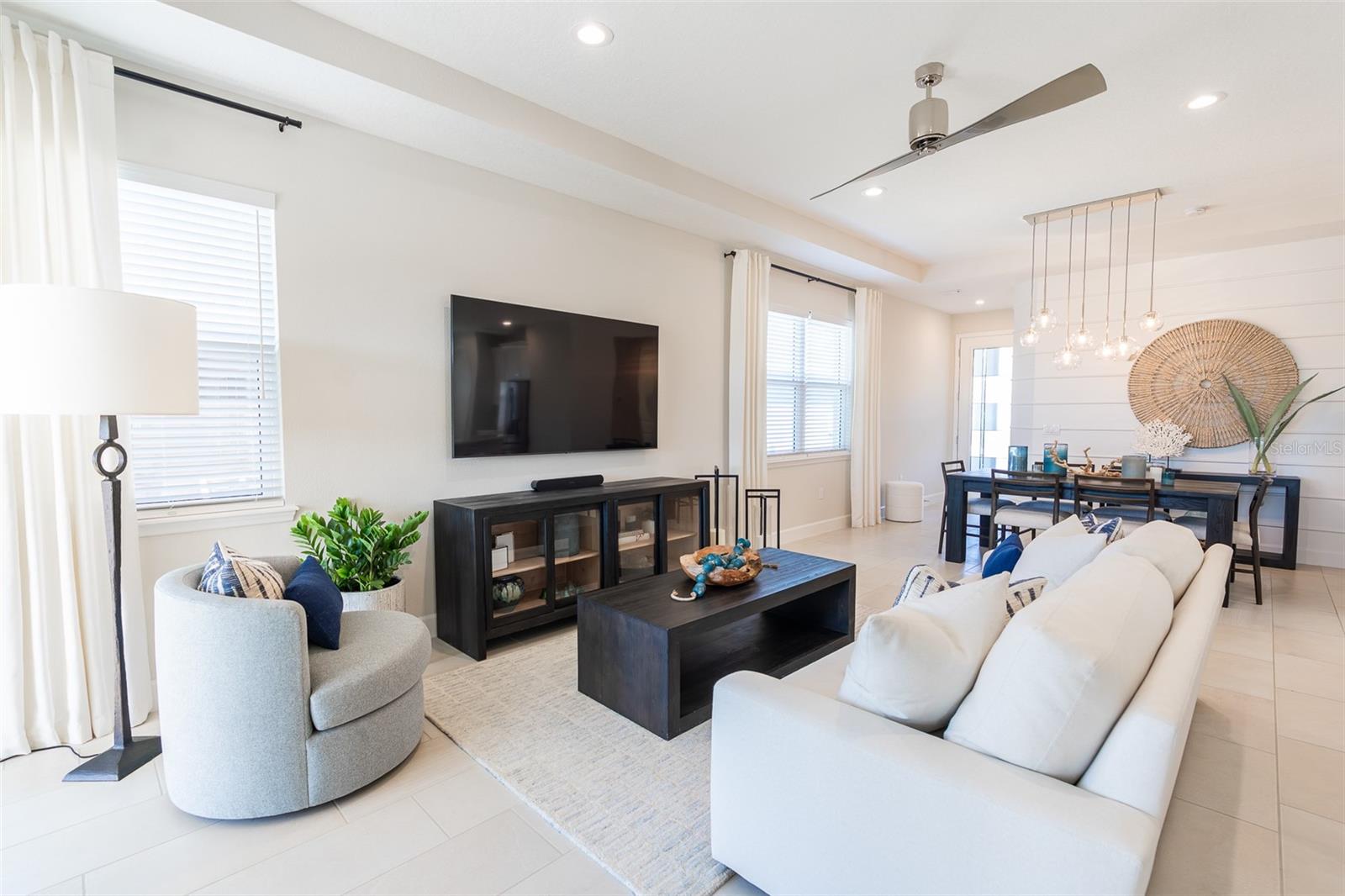 1204 VICTORIA HILLS DRIVE N