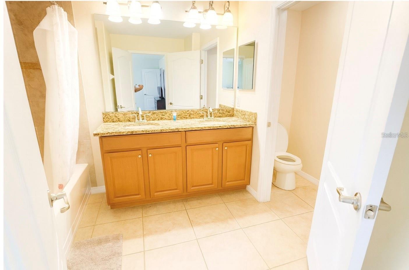 PARADISE PALMS RESORT PH 1 - Residential Lease