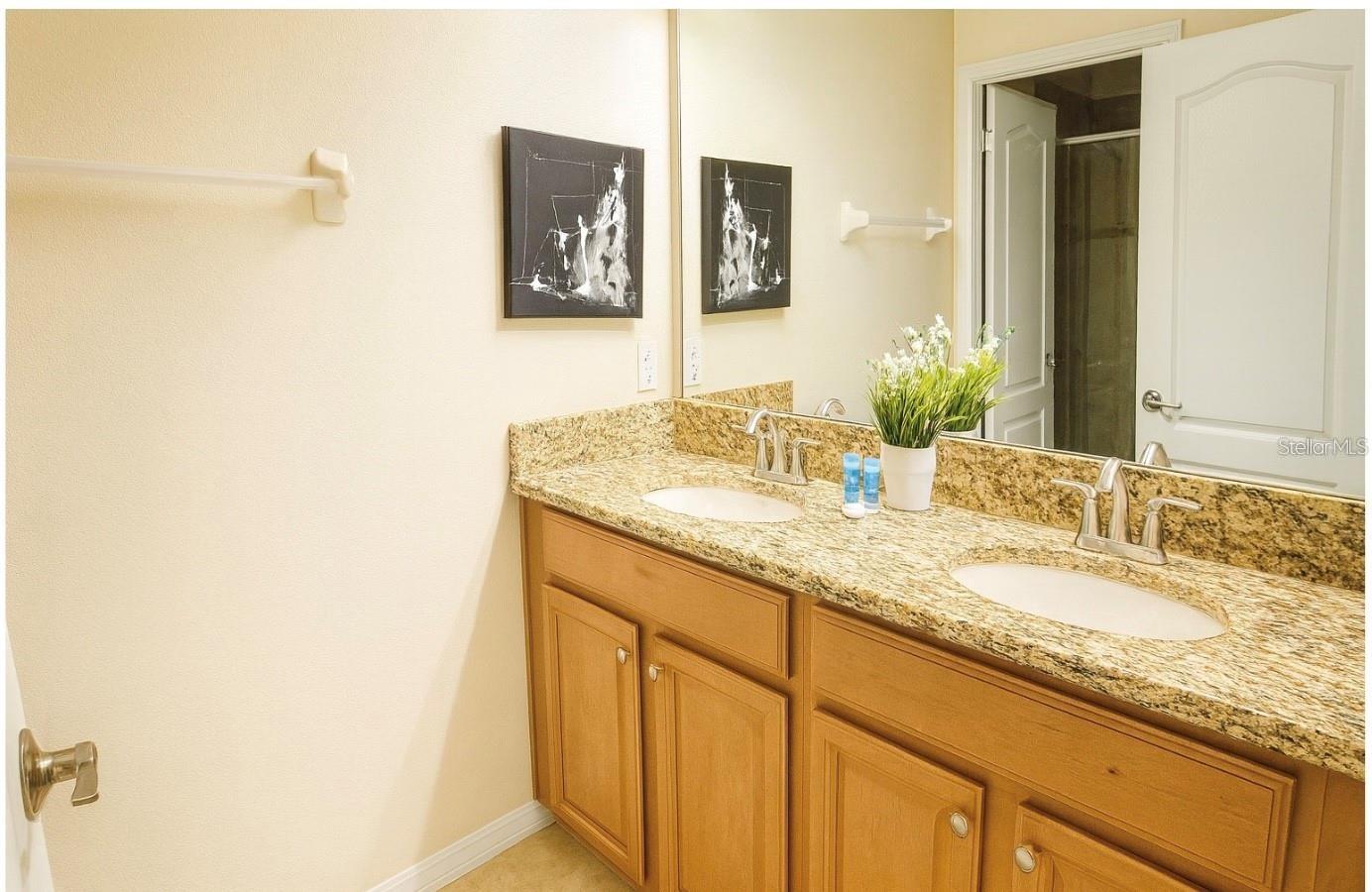 PARADISE PALMS RESORT PH 1 - Residential Lease