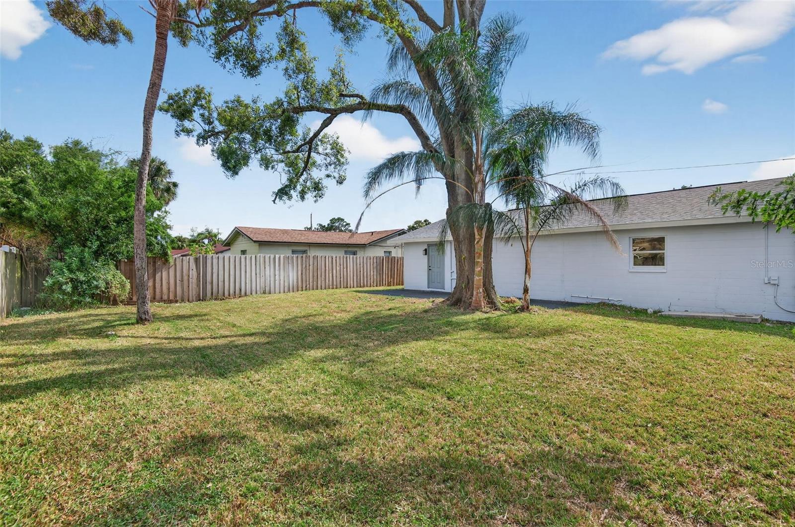 BAY CREST PARK UNIT 01 - Residential