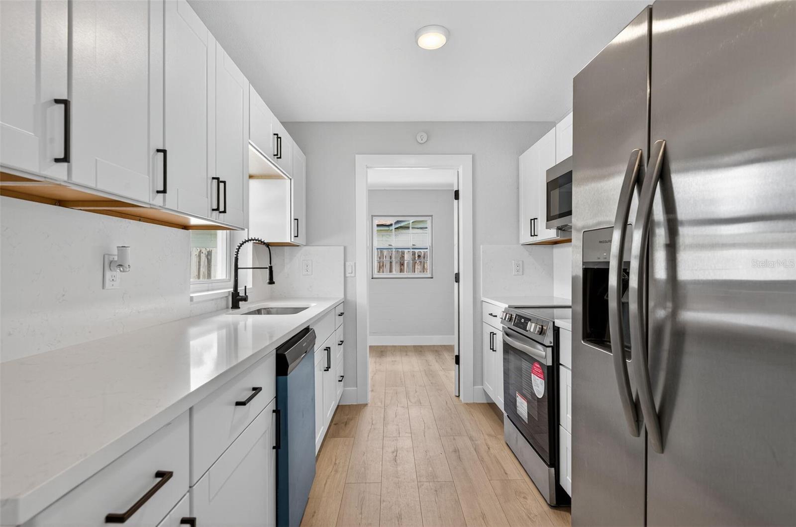 BAY CREST PARK UNIT 01 - Residential