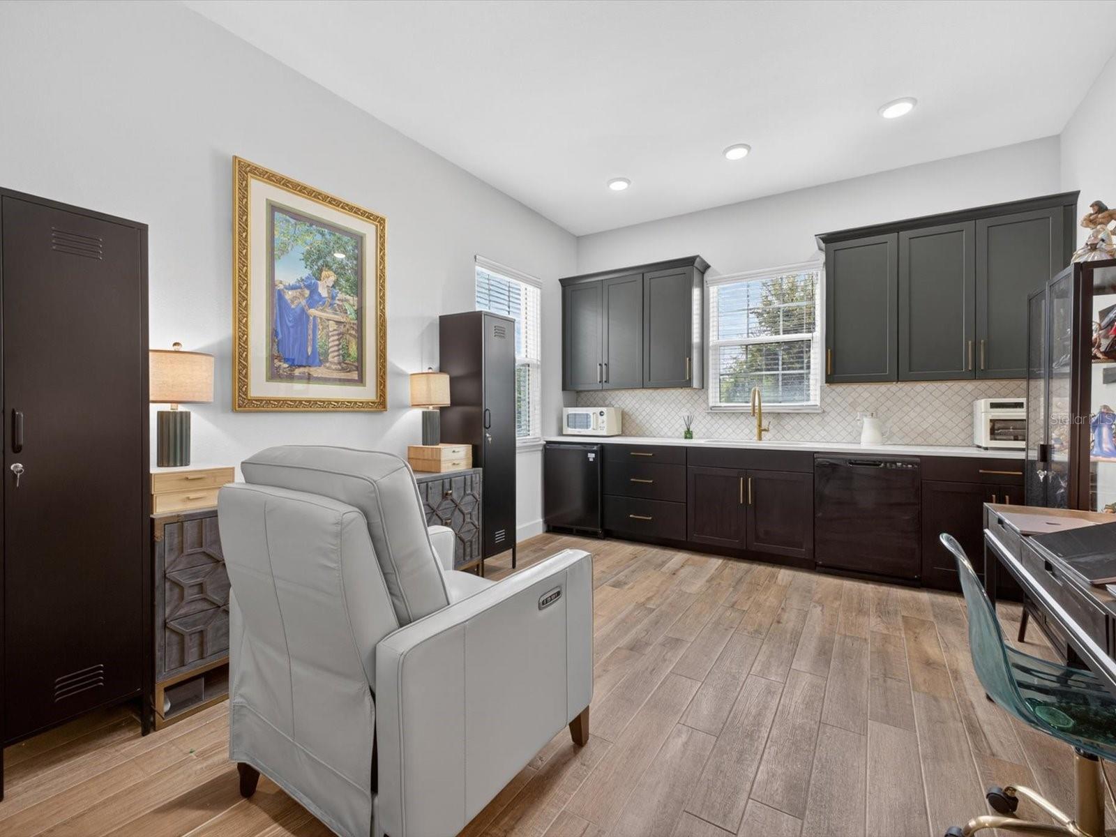 268 HAMPTON LOOP