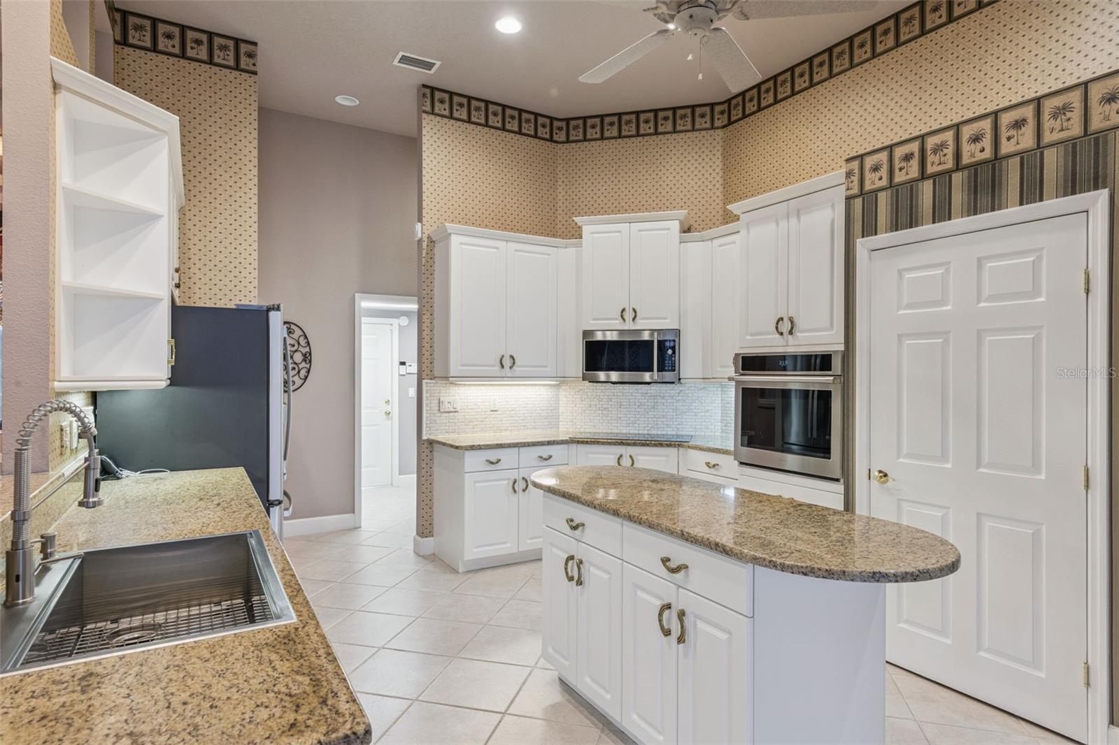 SANCTUARY ON SPRUCE CREEK 03 - Residential