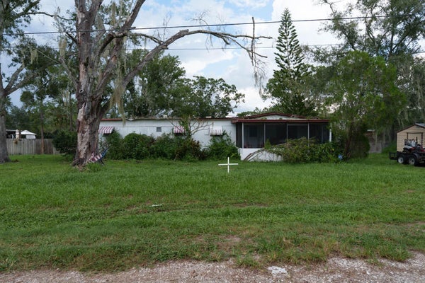 1005 GRANDADDY LN, LUTZ, FL 33548 - Image 6379bd9bb86a21d85c406317d2d67c8d/2115134159