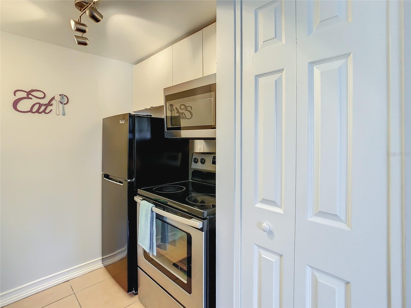 WATERSIDE CONDO II - Residential Lease