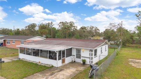 A home in LAKE WALES