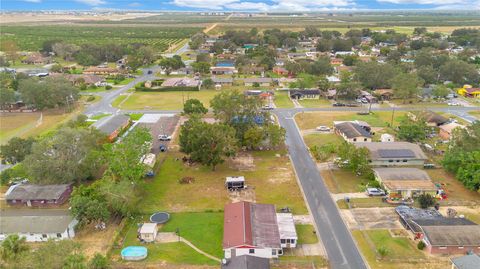 A home in LAKE WALES