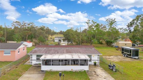 A home in LAKE WALES