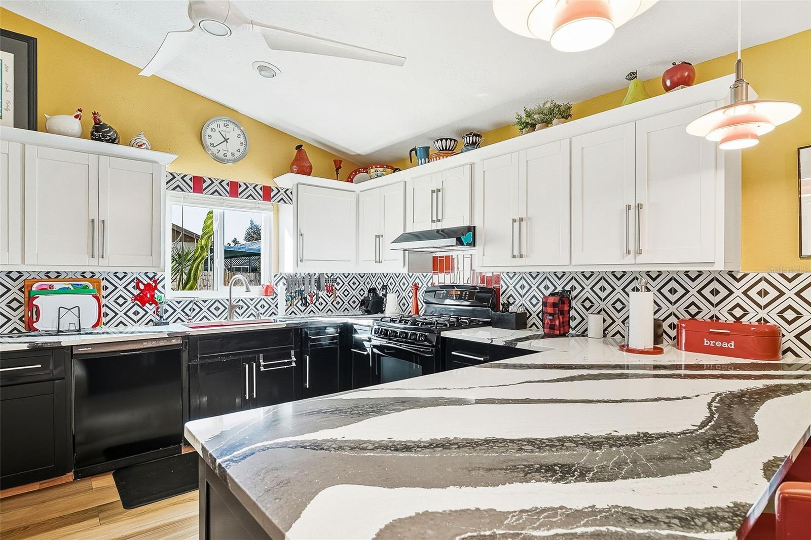 MAPLE LAKES - Residential