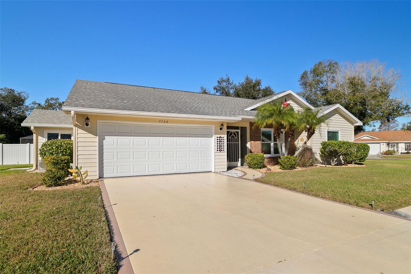 MAPLE LAKES - Residential