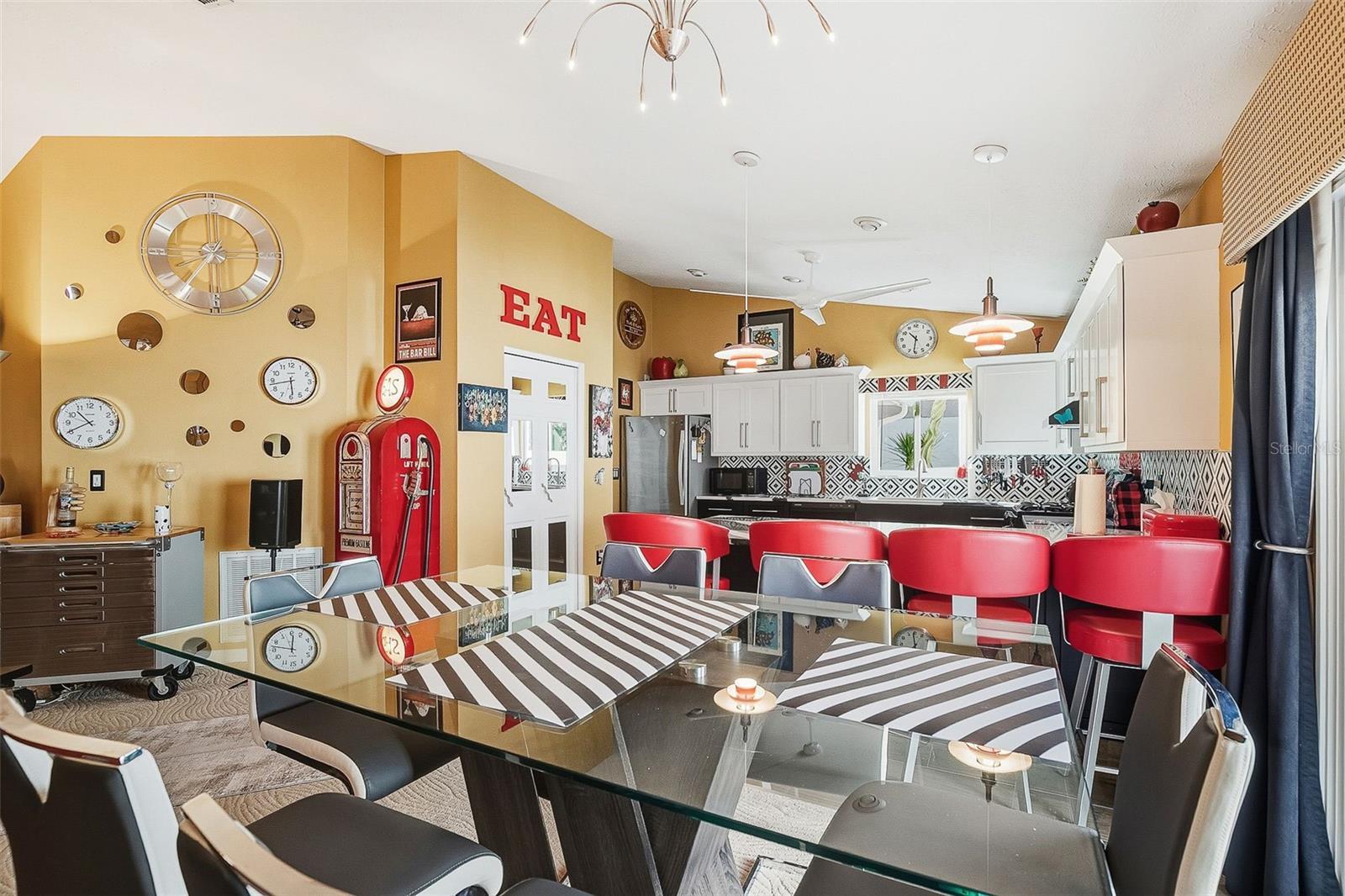 MAPLE LAKES - Residential