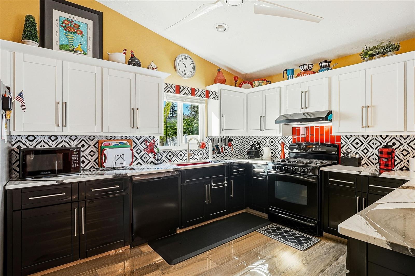 MAPLE LAKES - Residential