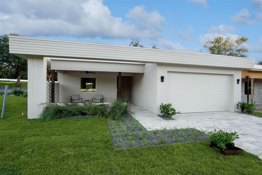 Photo of 450 Skyfield Court, Lady Lake, FL 32159 (MLS # G5112897)