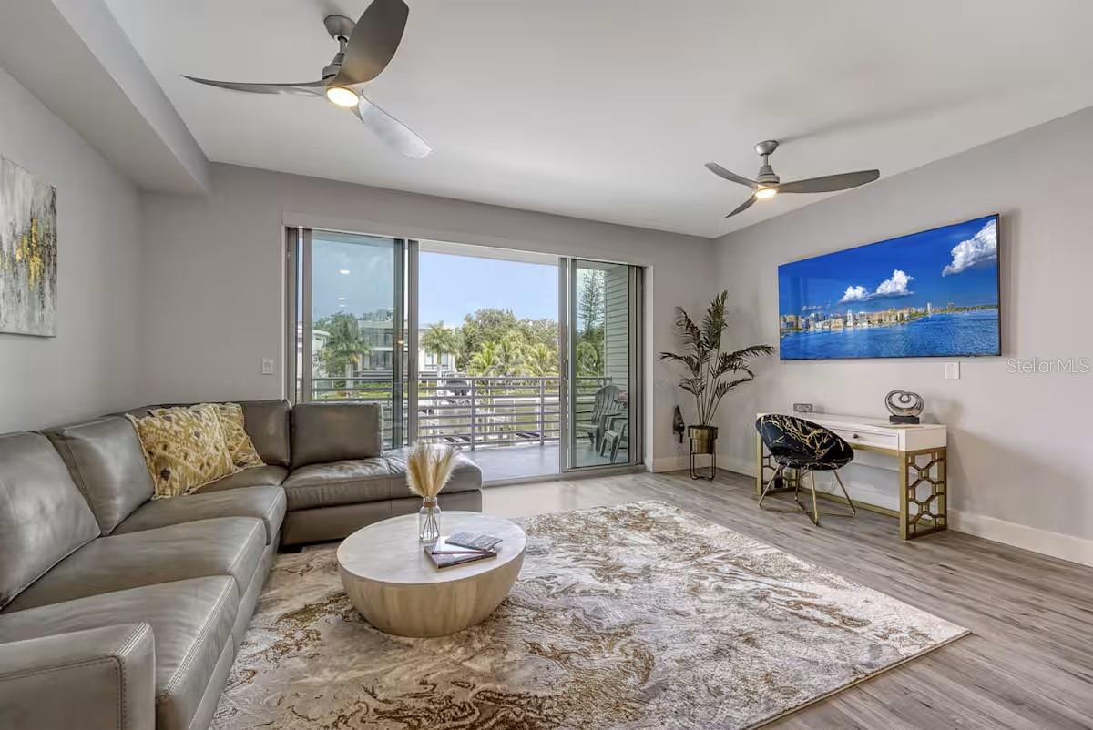 1709 N TAMIAMI TRAIL 220