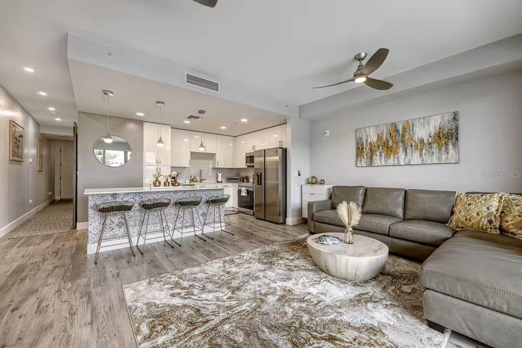 Photo of 1709 N Tamiami Trail #220, Sarasota, FL 34234 (MLS # O6325748)