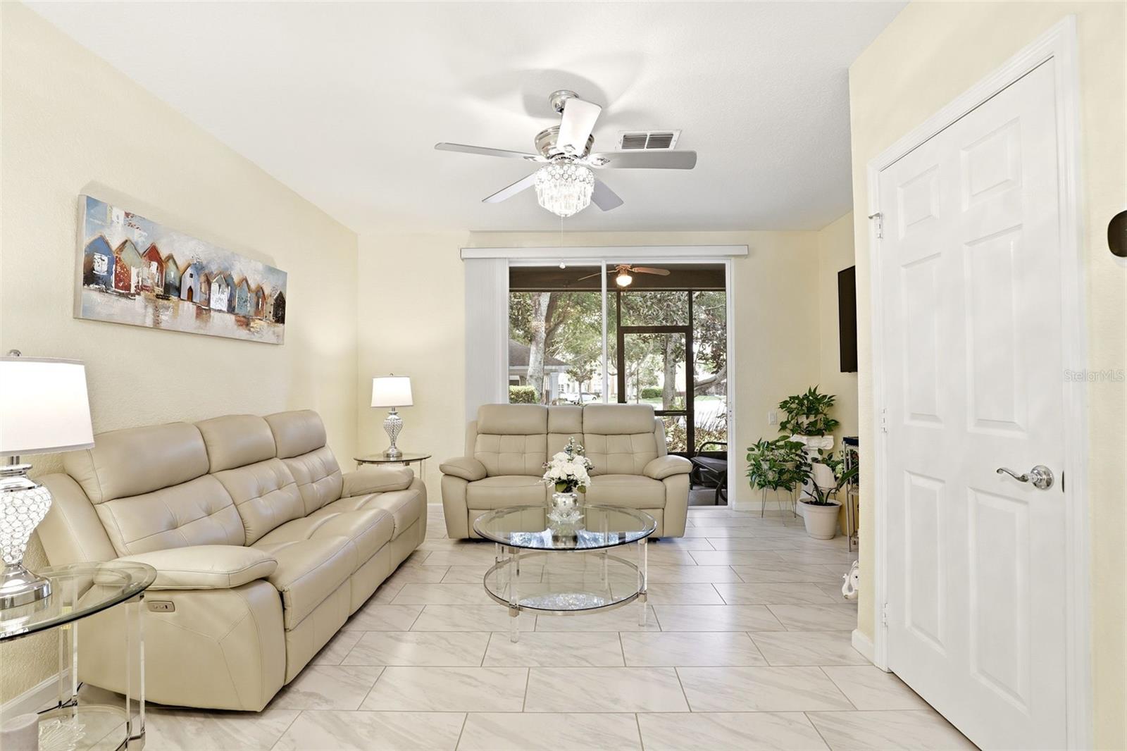 REGENCY OAKS UNIT ONE - Residential