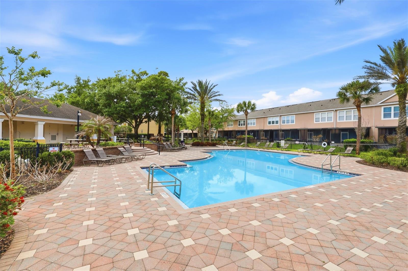 REGENCY OAKS UNIT ONE - Residential
