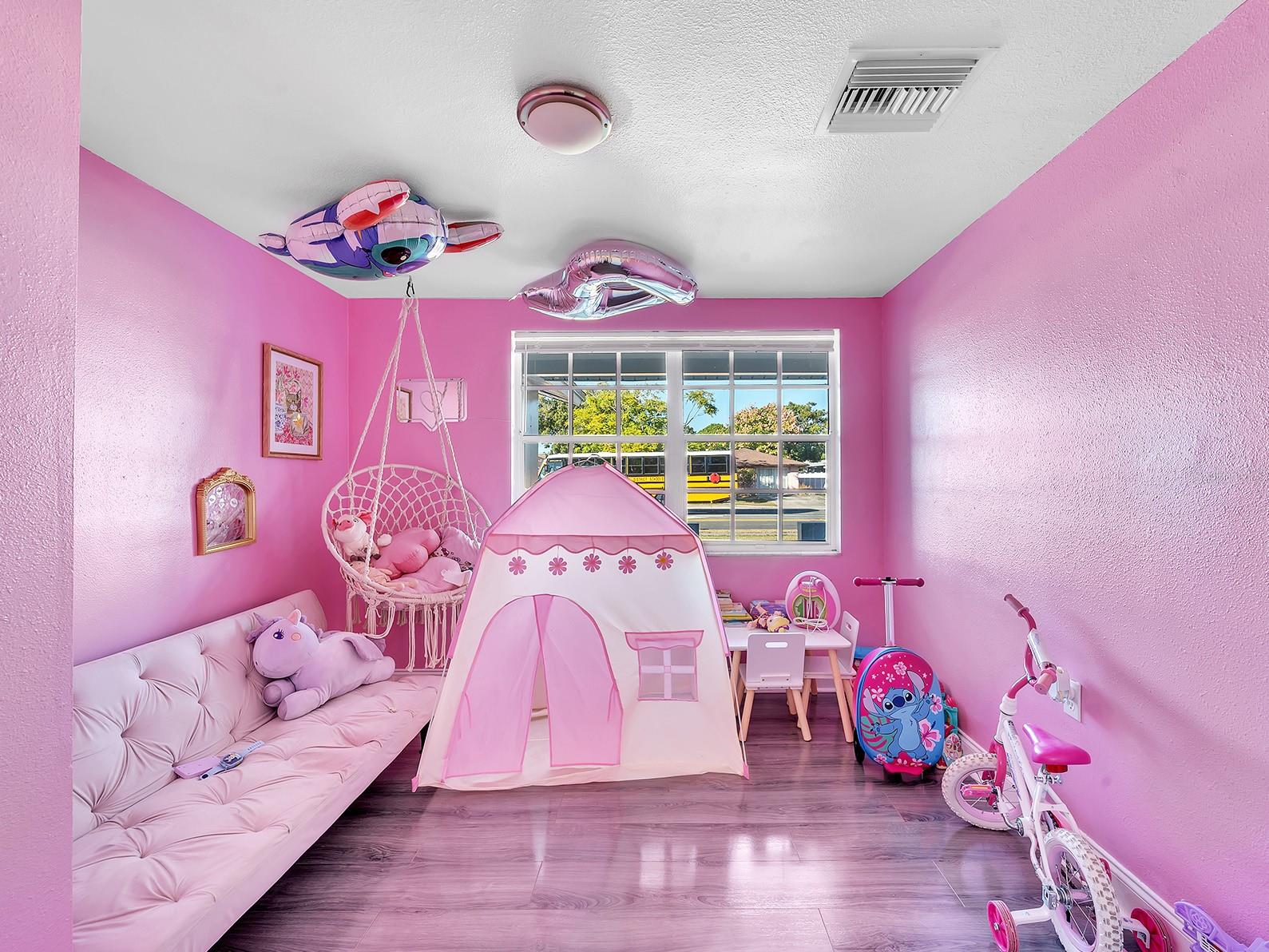 EMBASSY HILLS - Residential