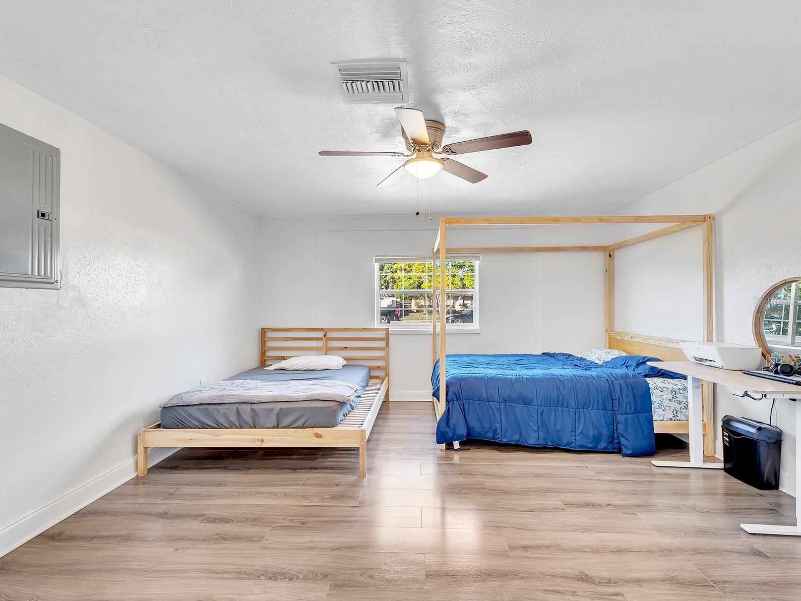 EMBASSY HILLS - Residential