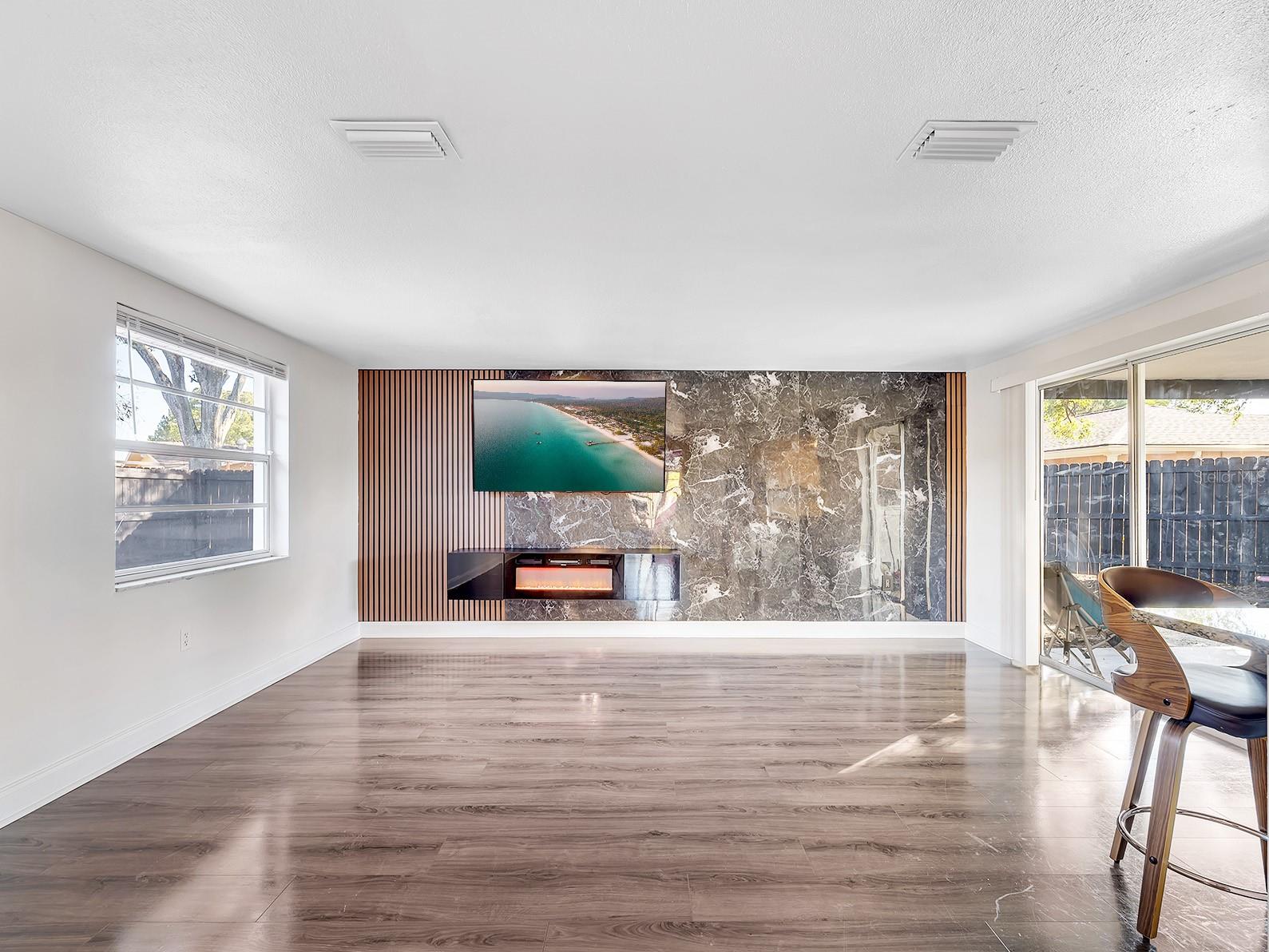 EMBASSY HILLS - Residential