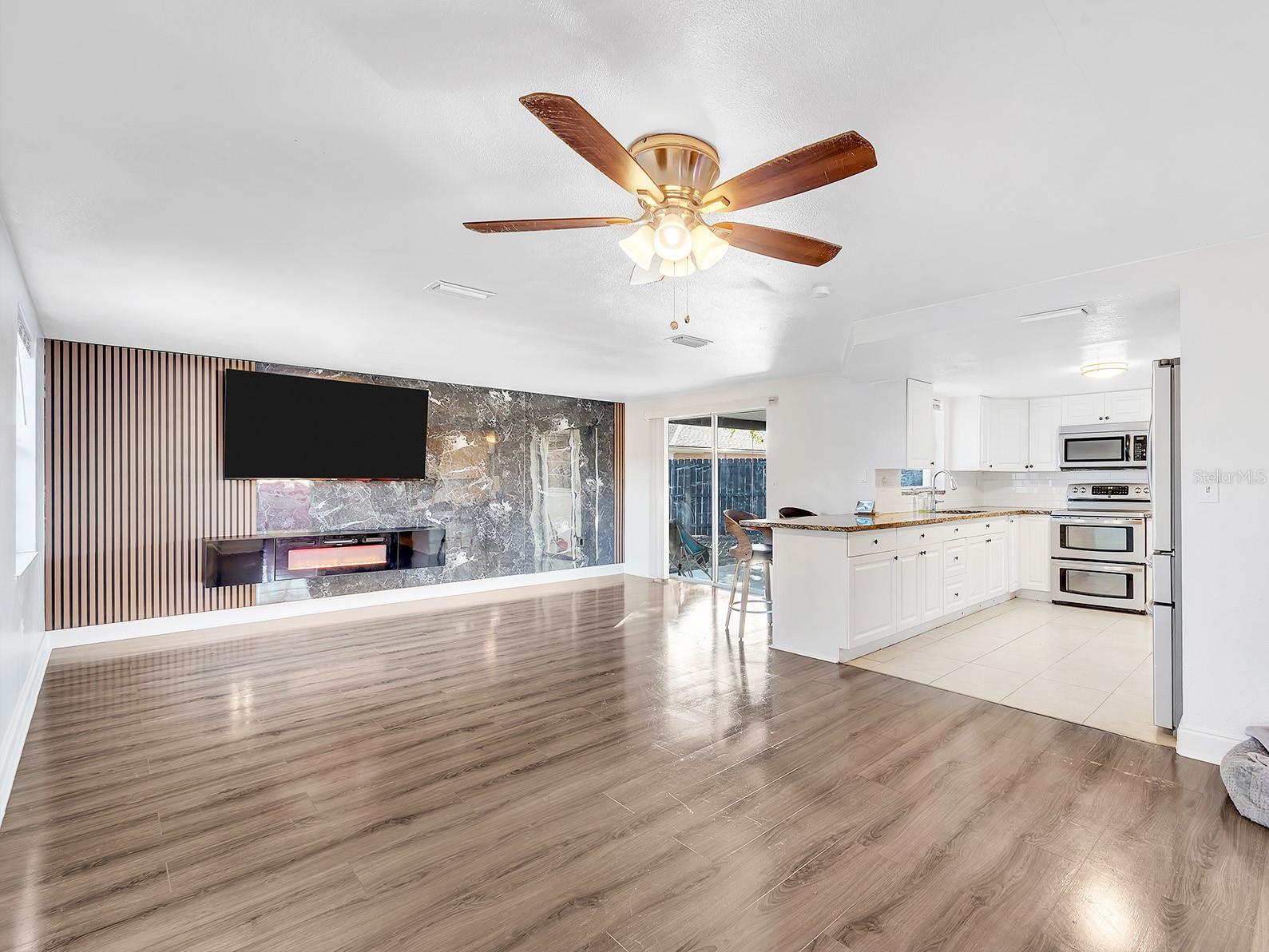 EMBASSY HILLS - Residential